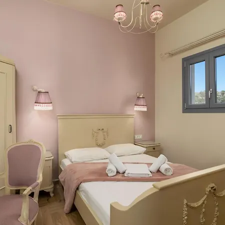 Harites Luxury - A1 Adamantas (Milos)